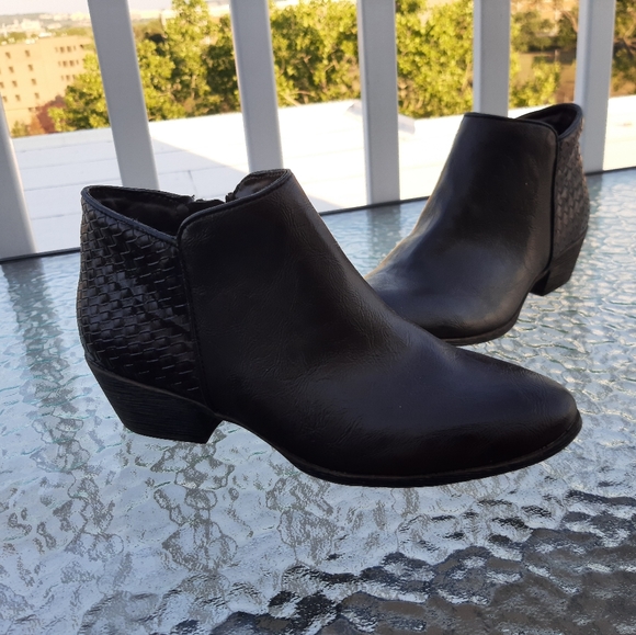 NEW Fergalicious by Fergie - ankle boots - Picture 2 of 9